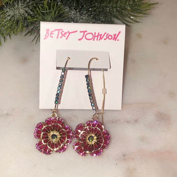 ✨NWT✨ Betsey Johnson Pink Rose Flower Crystal & Gold Tone Dangle Earrings - Picture 8 of 8